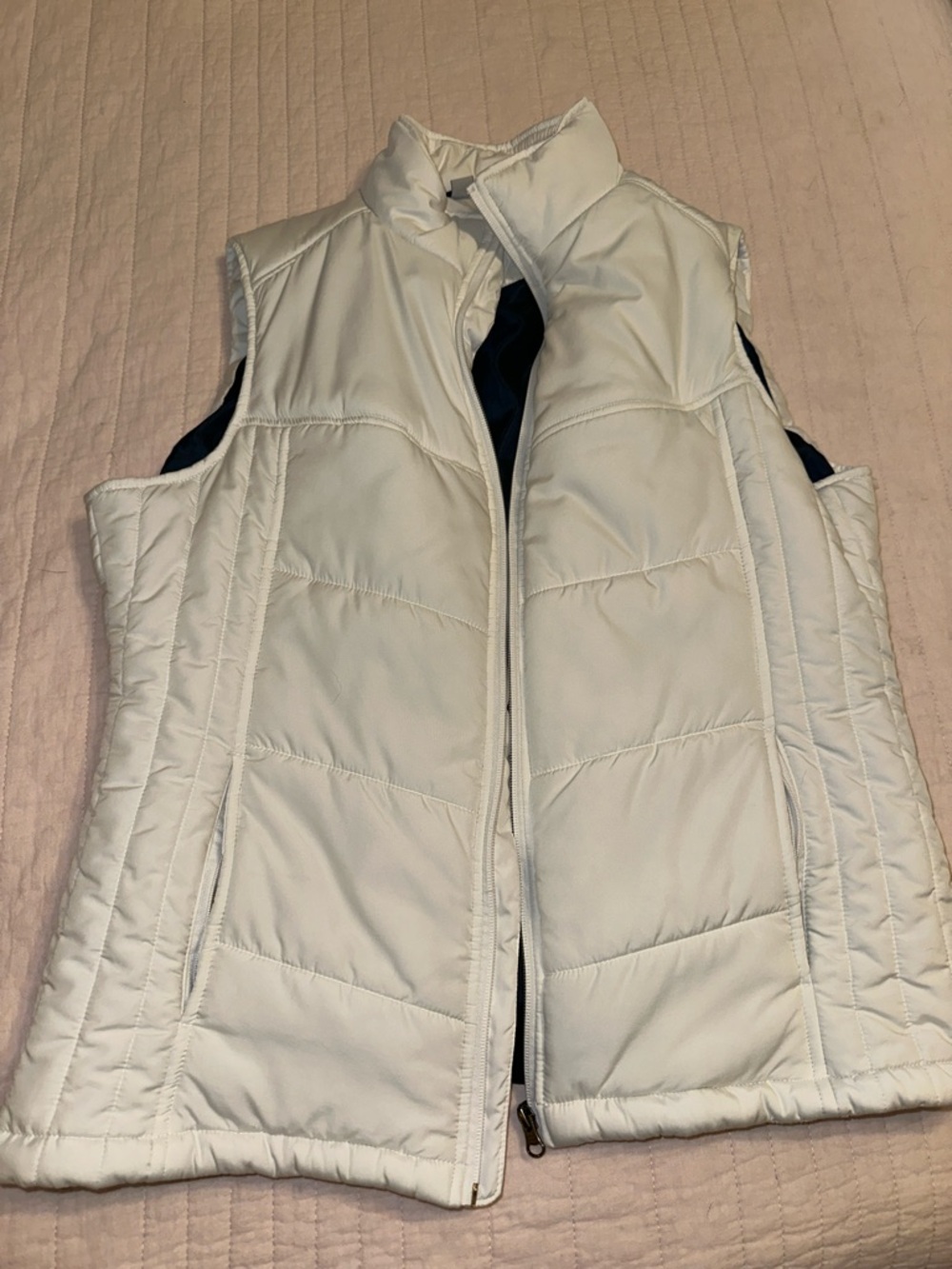 Women's White Quilted Puffer Vest